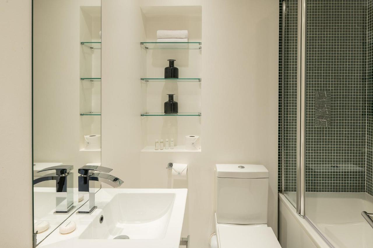 Fitzrovia - Charlotte Street By Viridian Apartments London Exteriör bild